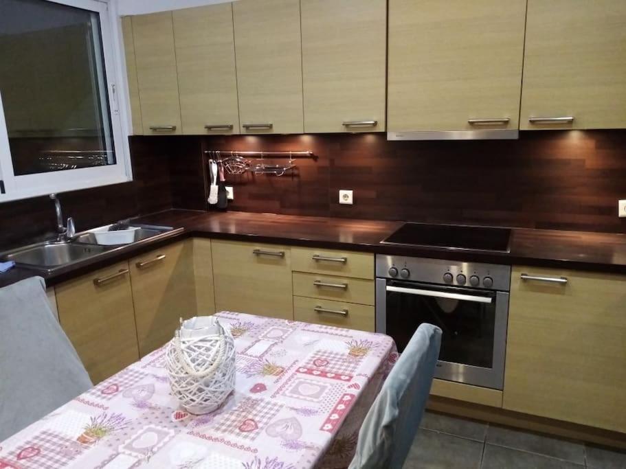 Appartamento Τεσσαρι Στον Ναυτικο Ομιλο Χiου Chio Esterno foto